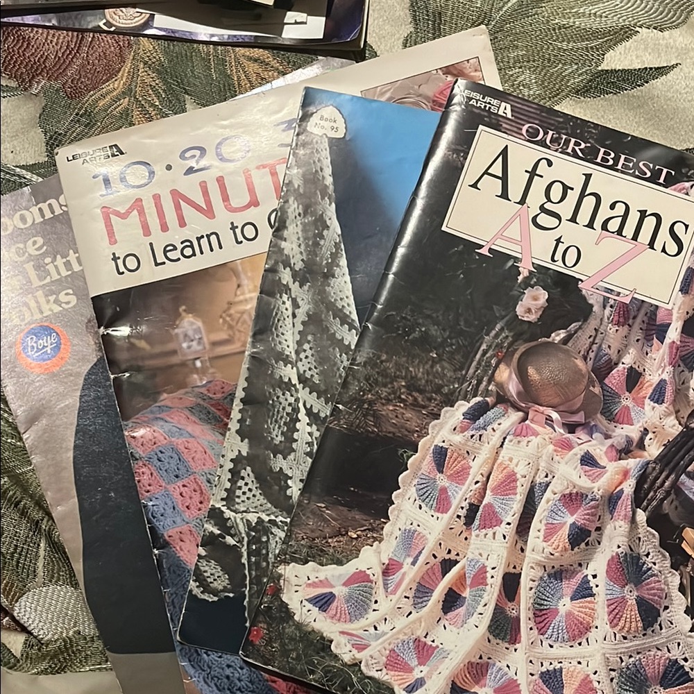 4 vintage Crochet Pattern Book Set